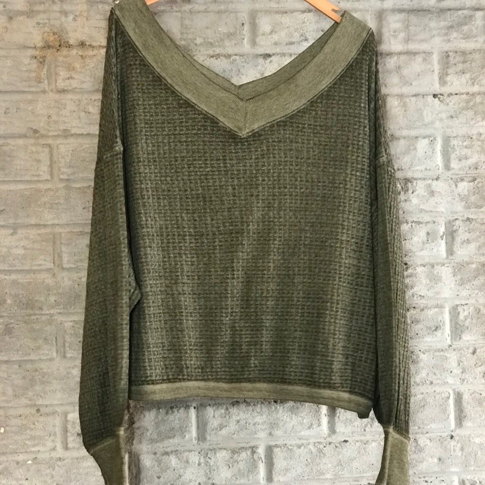 FREE PEOPLE oversized wide V-neck crop top - Picture 5 of 8